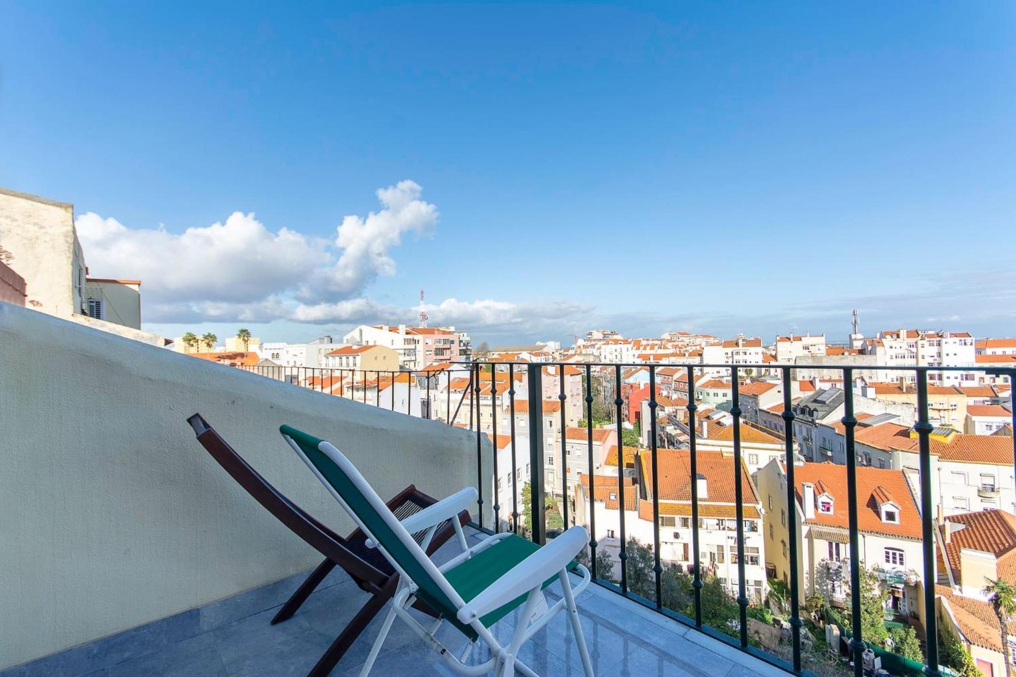 Amidst The Rooftops Of Lisbon Exterior photo
